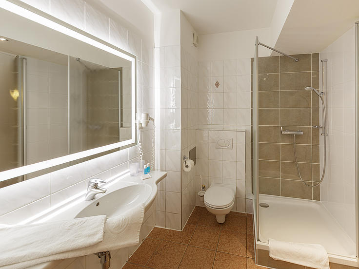 Ванная комната в трехместном номере - Hotel Lucia